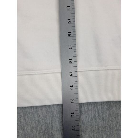 Tommy Hilfiger Sweatshirt Womens Medium Polar Bear Heart Crewneck Pullover Cute - Picture 11 of 13